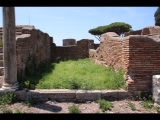 05931 ostia - regio iii - insula vii - domus fulminata (iii,vii,3-4) - raum (3) - decumanus maximus - bli ri westen - 06-2024.jpg